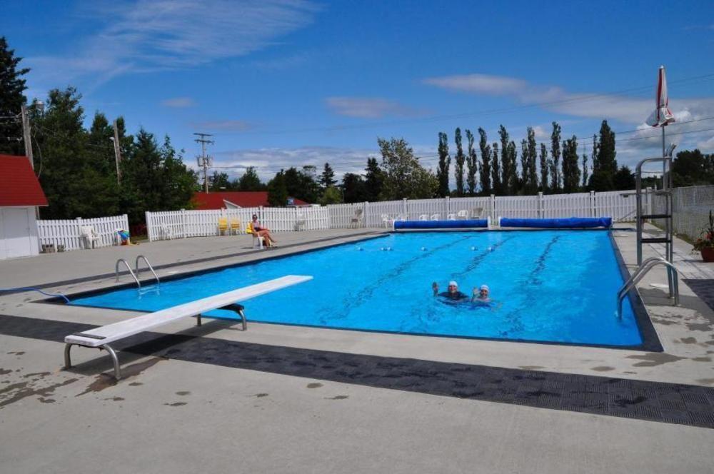 Camping & Chalets De La Demi-Lieue Hotel Saint-Jean-Port-Joli Esterno foto