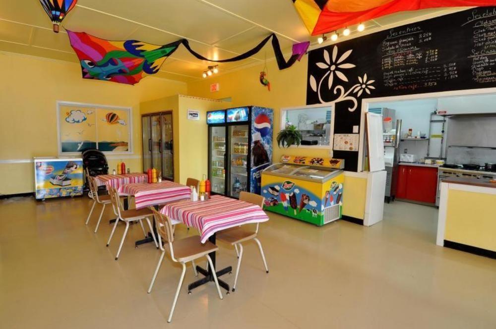 Camping & Chalets De La Demi-Lieue Hotel Saint-Jean-Port-Joli Esterno foto