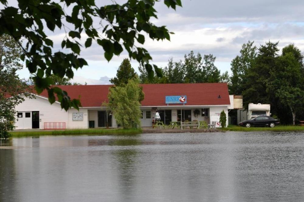 Camping & Chalets De La Demi-Lieue Hotel Saint-Jean-Port-Joli Esterno foto